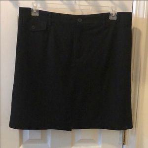Old Navy skirt with small front pocket size 16